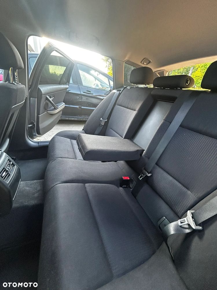 BMW Seria 3 318d - 14