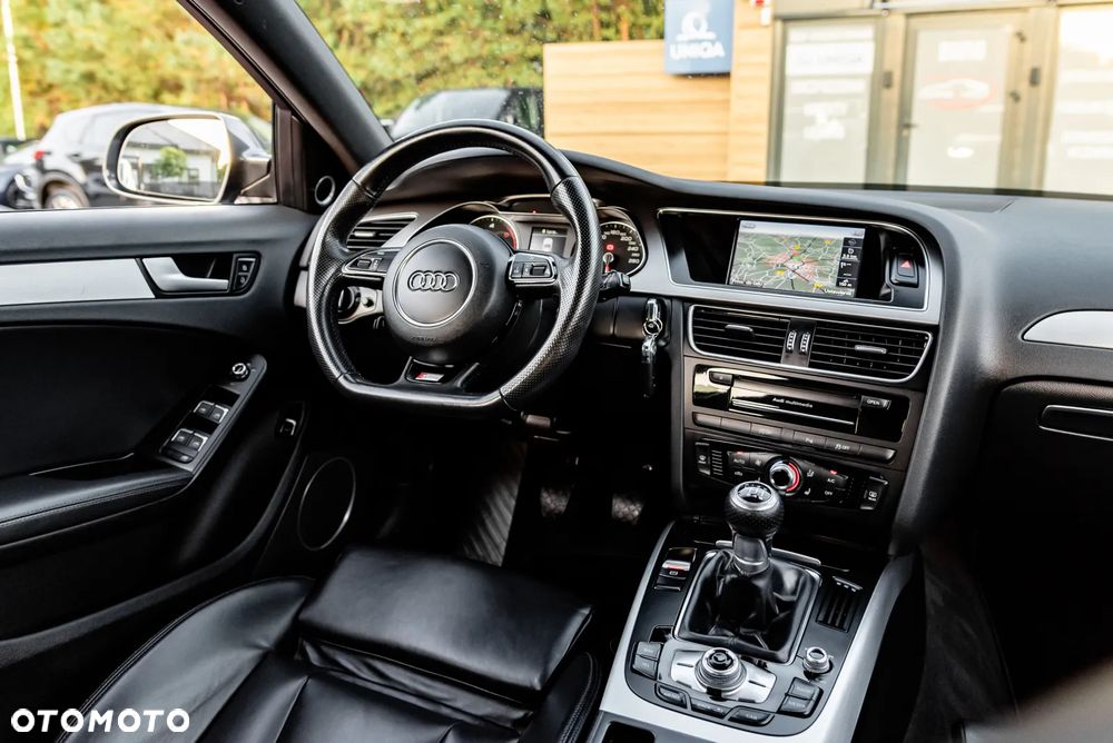 Audi A4 Avant 2.0 TDI DPF clean diesel S line Sportpaket - 26