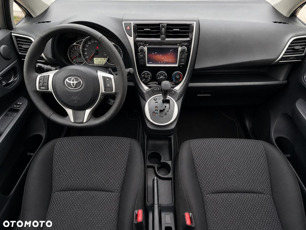 Toyota Verso S 1.33 Premium MS - 10