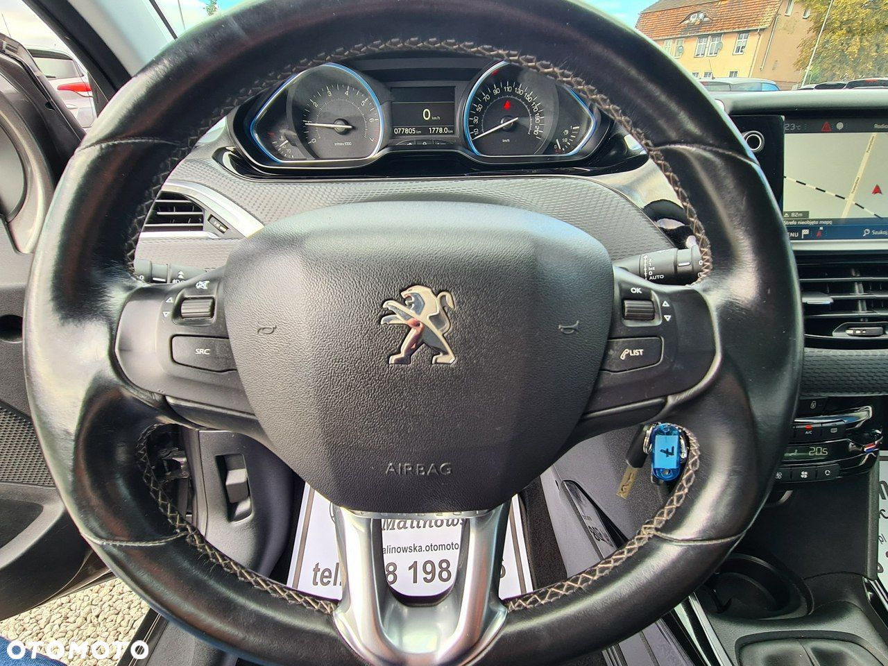 Peugeot 2008 1.2 Pure Tech Allure S&S - 22