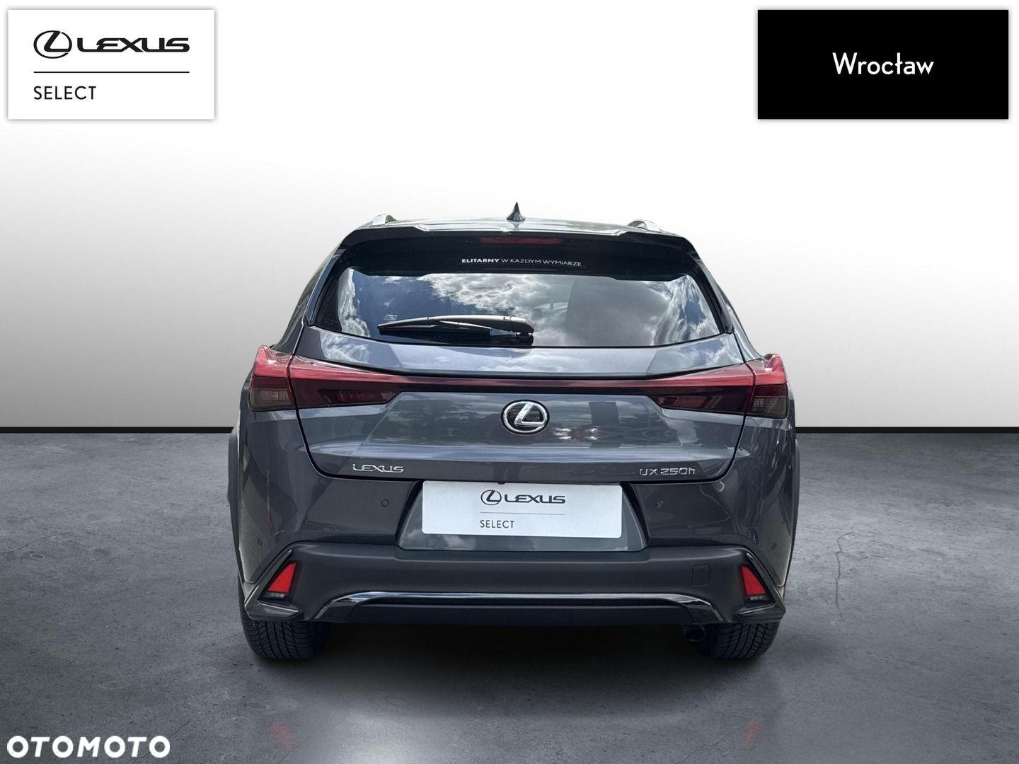 Lexus UX - 4