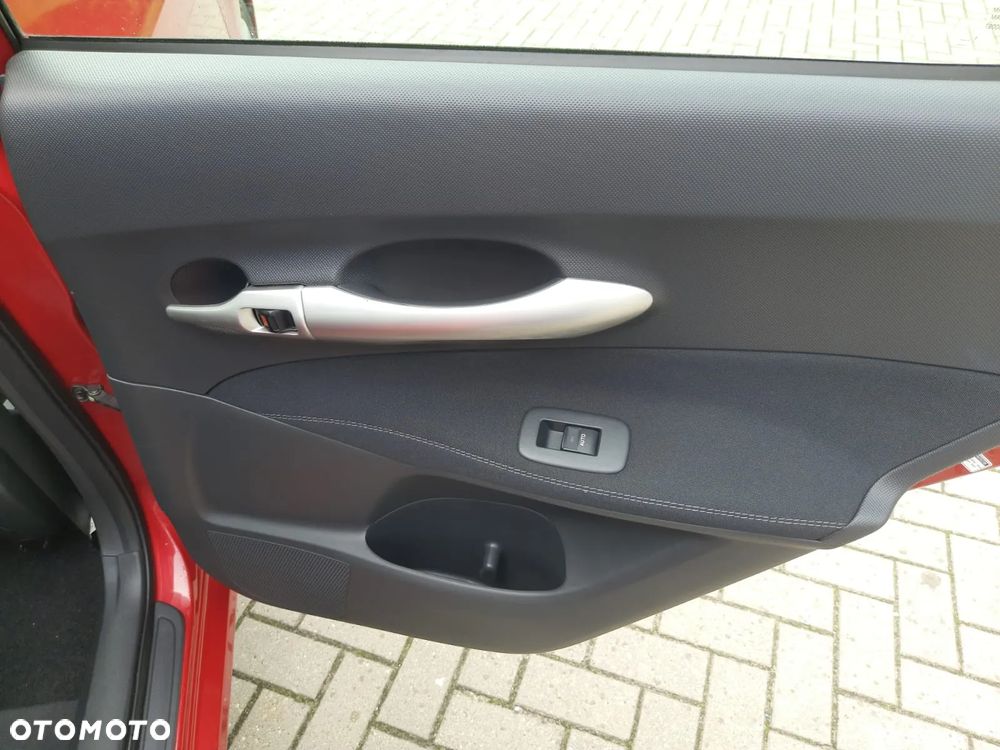 Toyota Auris 1.33 Dual-VVT-i - 18