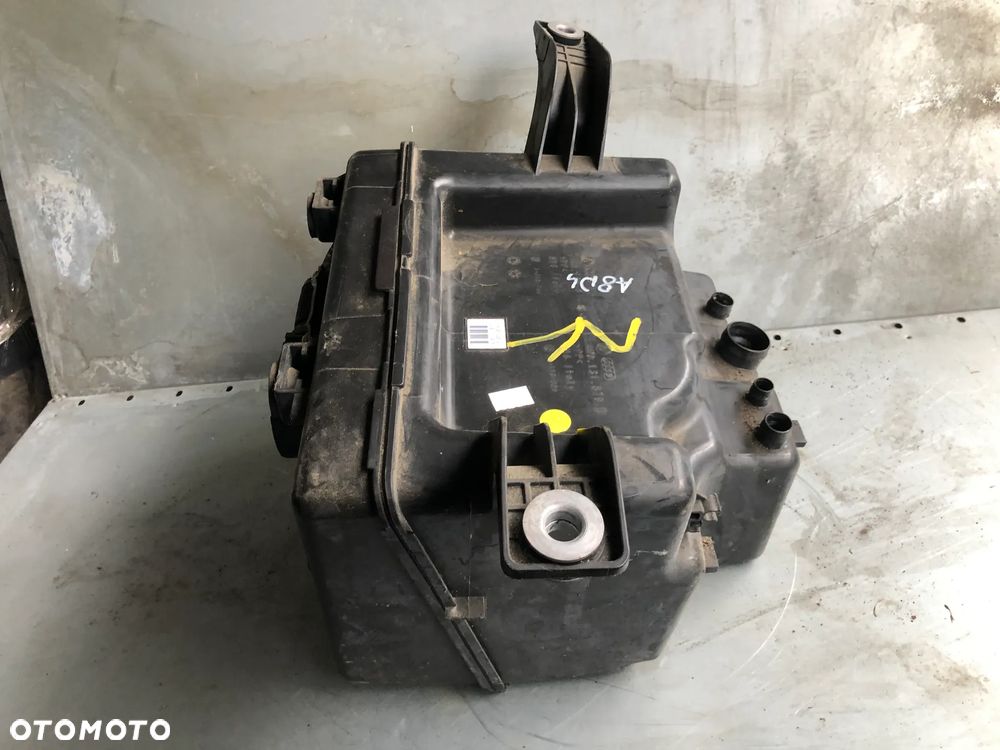 R41 . Pompa Zbiornik Płynu ADBlue 4077601AC Audi A8 D4 4.2 TDI 8K0131969 - Gwarancja Wysyłka - 2