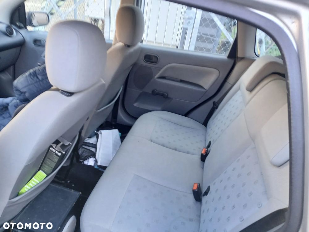 Ford Fiesta 1.3 - 13