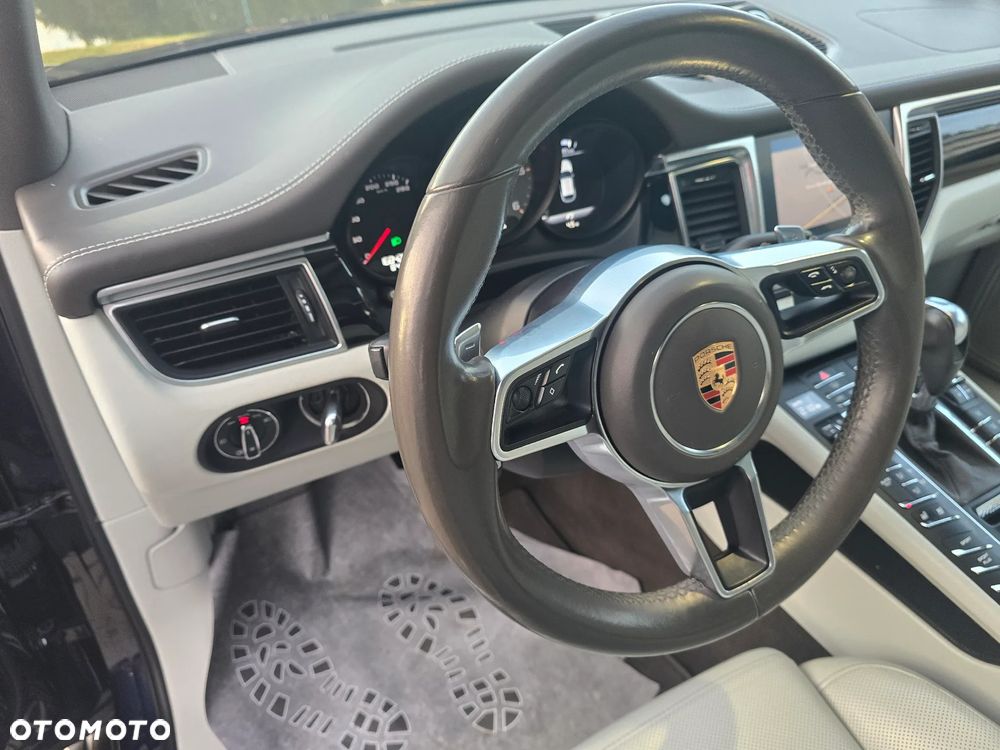 Porsche Macan - 16