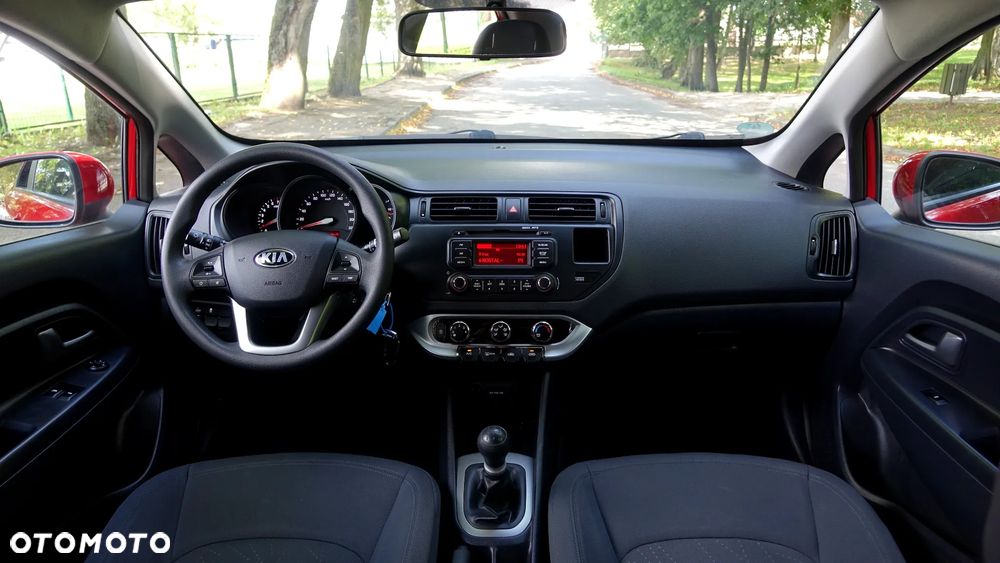 Kia Rio - 12