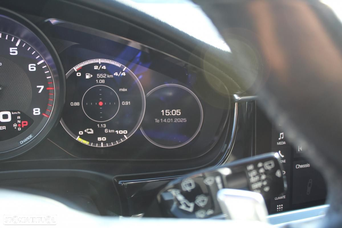 Porsche Panamera Sport Turismo 4 E-Hybrid - 44