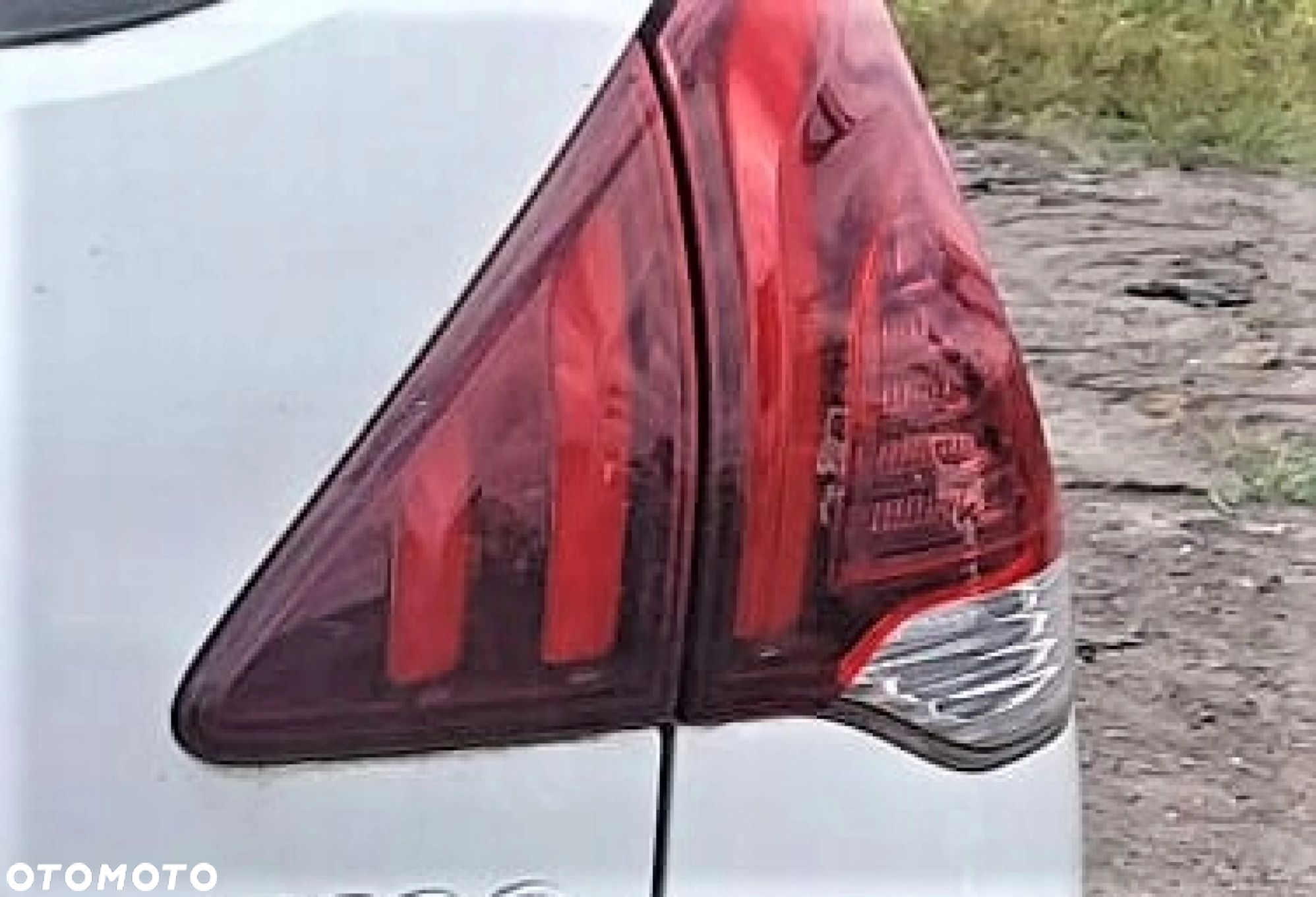 PEUGEOT 3008 I LIFT 13-16R LAMPA TYŁ LEWA PRAWA - 2