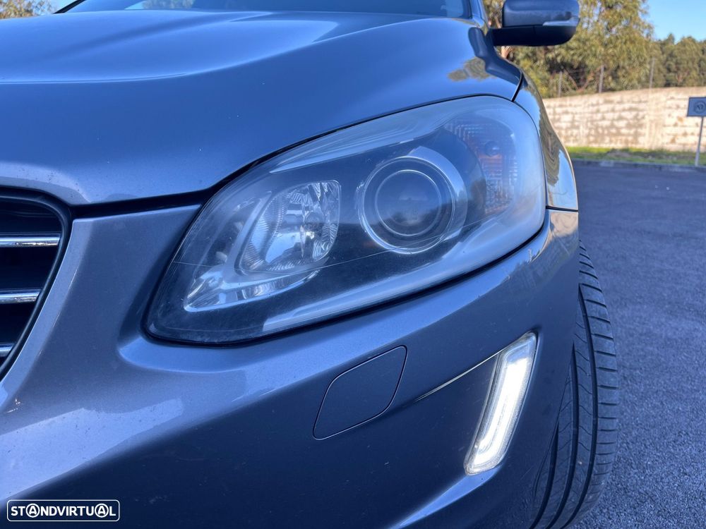 Volvo XC 60 D4 AWD Geartronic Summum - 25