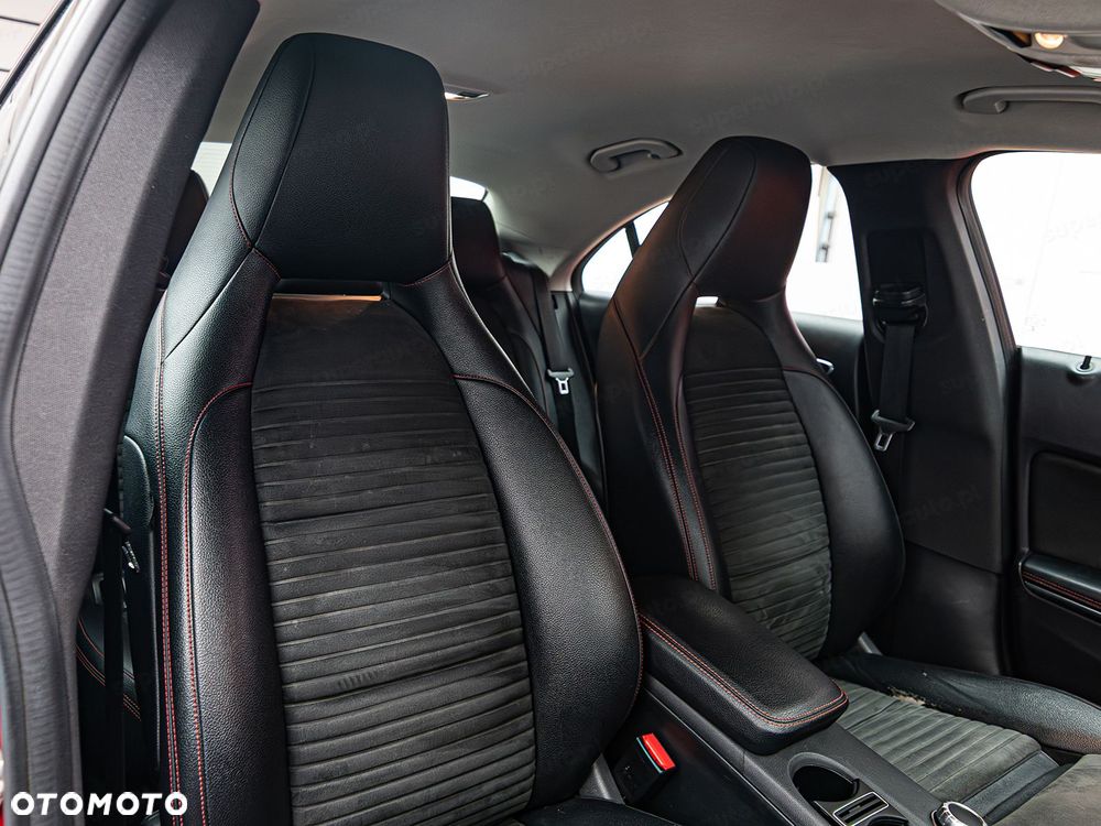 Mercedes-Benz CLA 220 4-Matic - 8