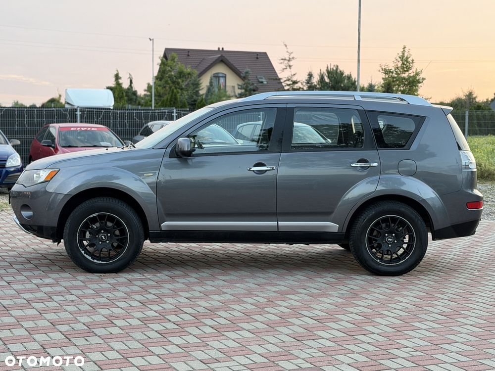 Mitsubishi Outlander - 3