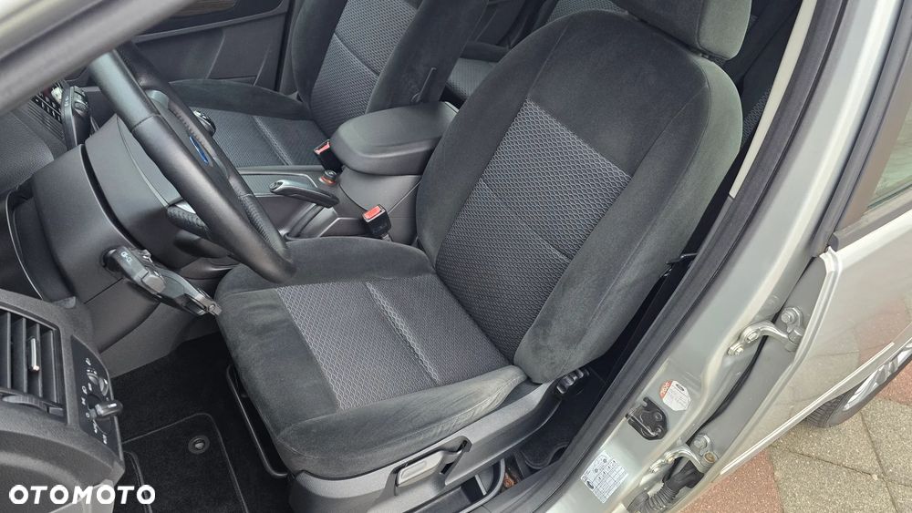 Ford C-MAX 1.8 Ghia - 23