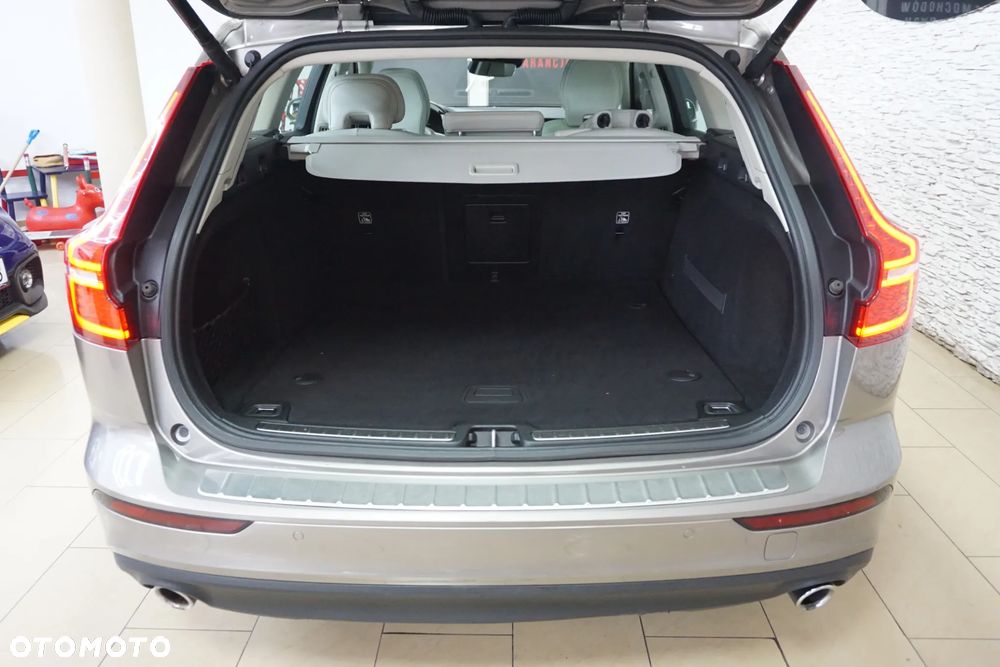 Volvo V60 D3 AWD Geartronic Momentum - 16