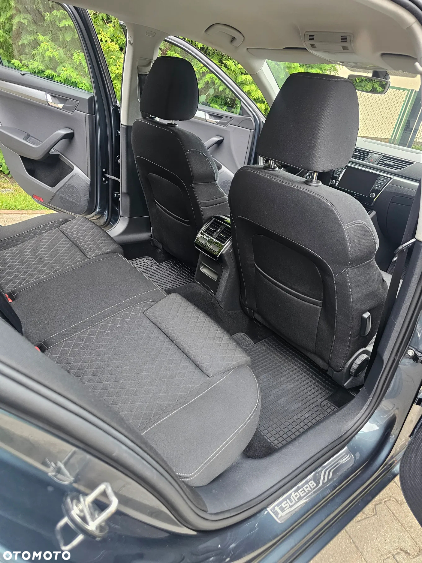 Skoda Superb 2.0 TDI DSG Premium Edition - 13