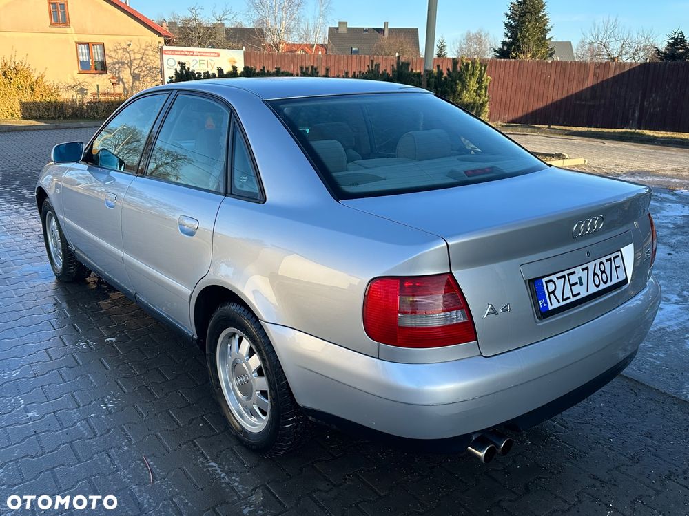 Audi A4 Limousine 1.8 Quattro - 9