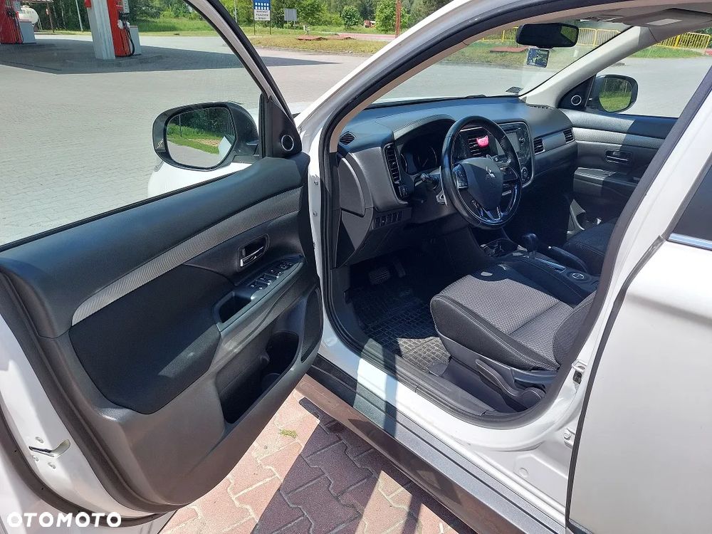 Mitsubishi Outlander 2.2 DID Intense + 4WD - 7