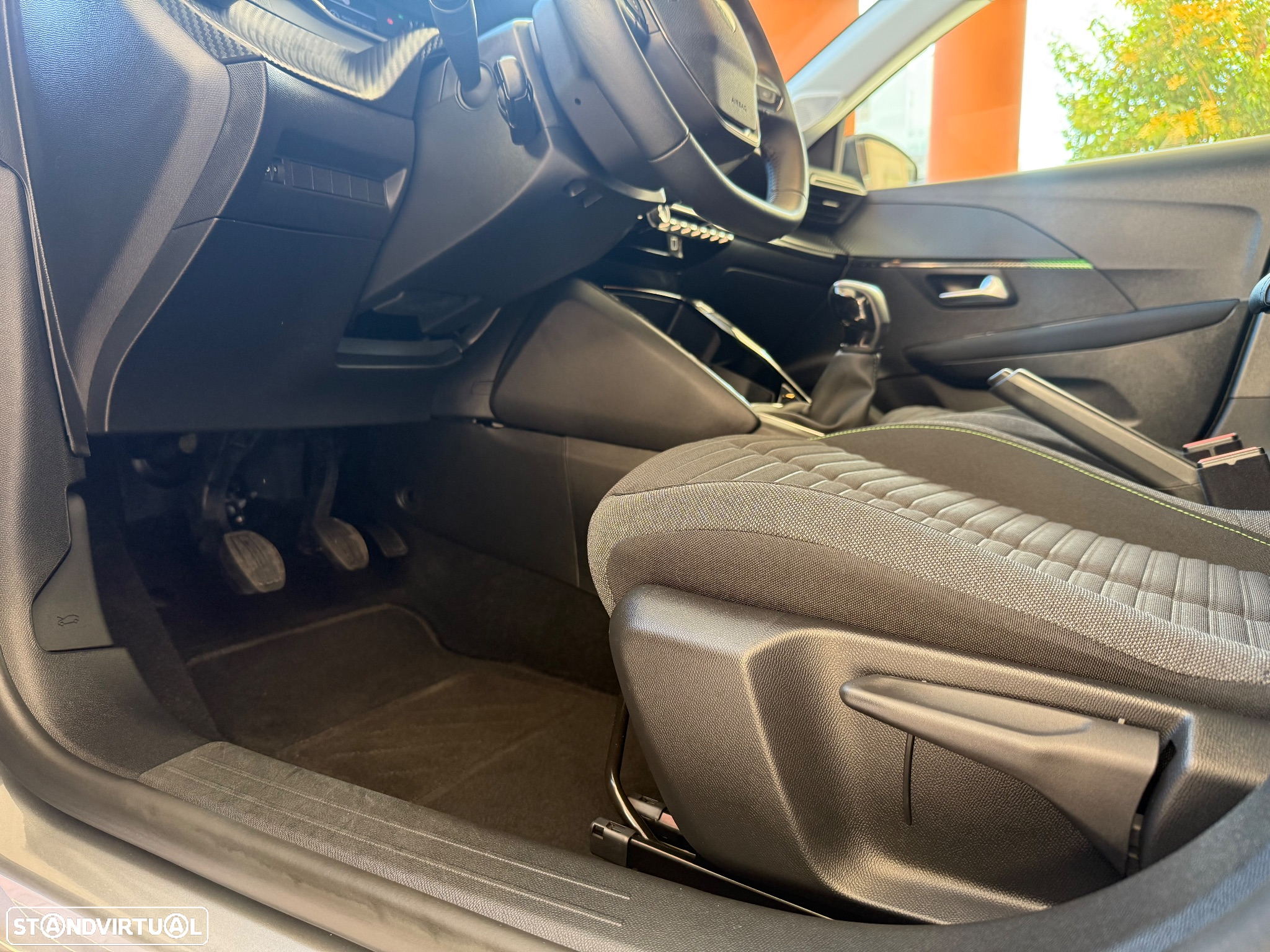 Peugeot 208 1.2 PureTech Active Pack - 24