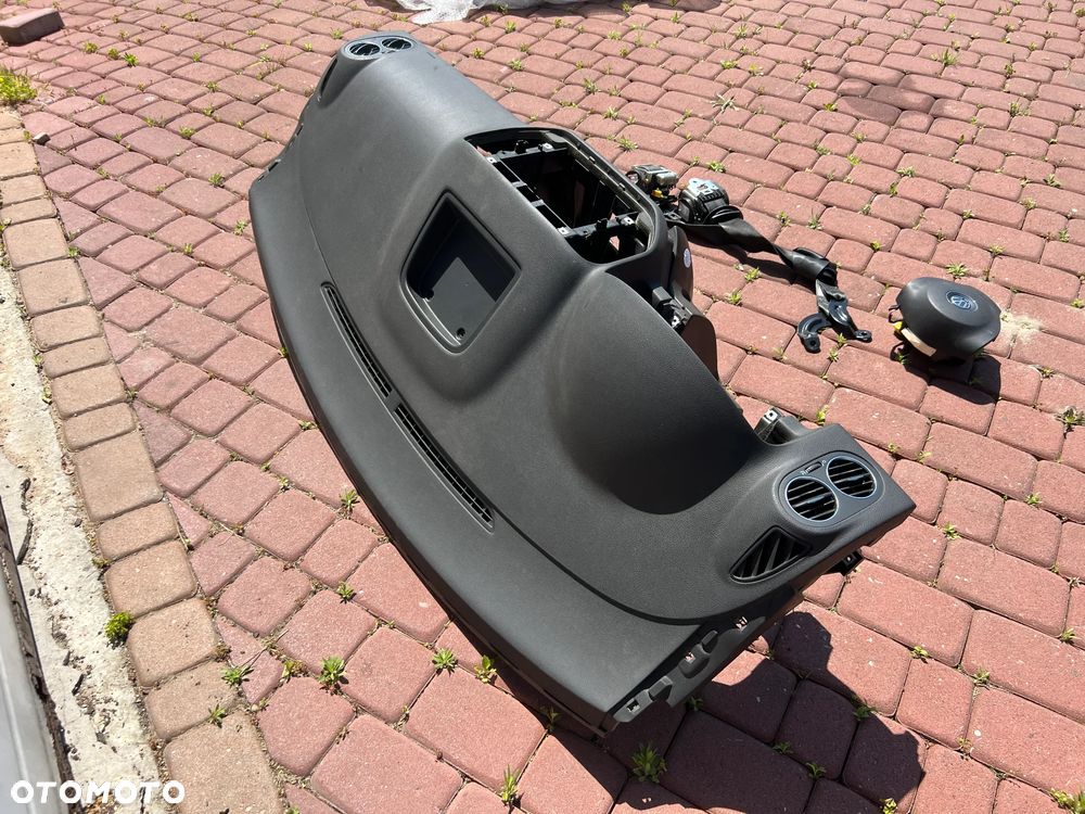 DESKA KONSOLA KOKPIT PODUSZKA PASY VW GOLF 6 VI PLUS - 4