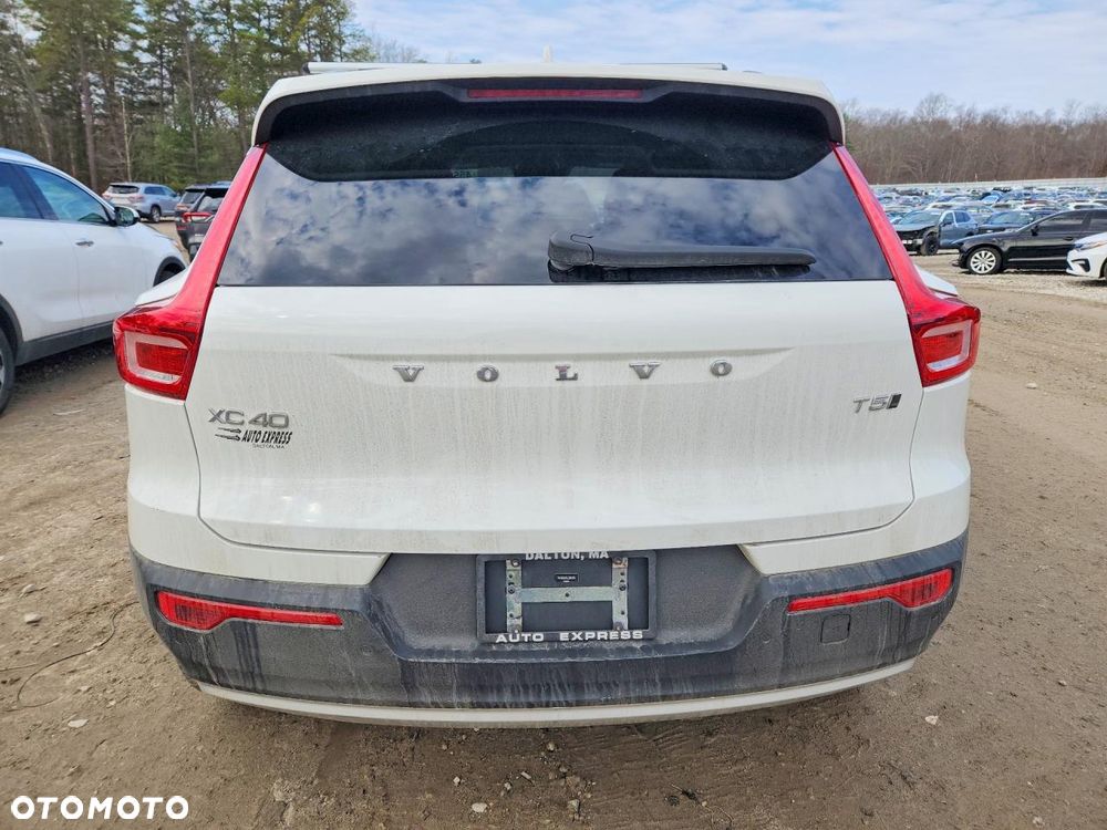 Volvo XC 40 - 6