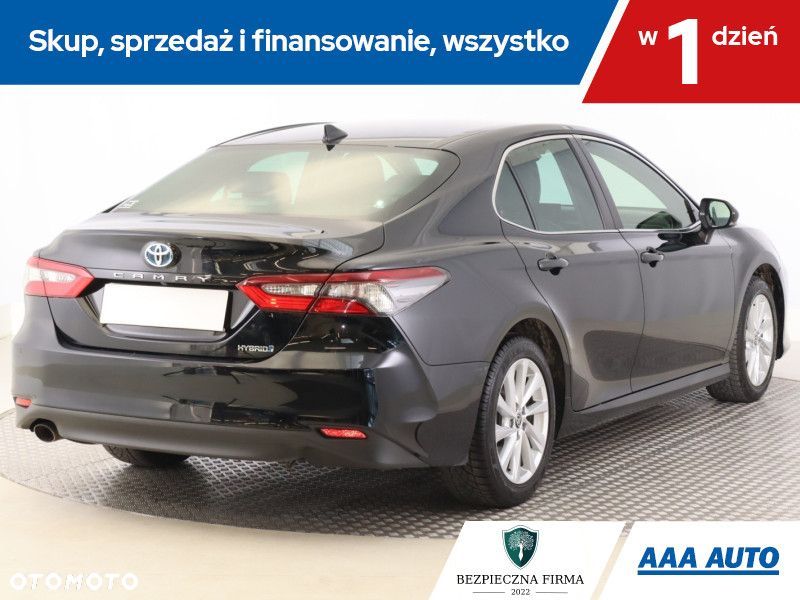 Toyota Camry - 7
