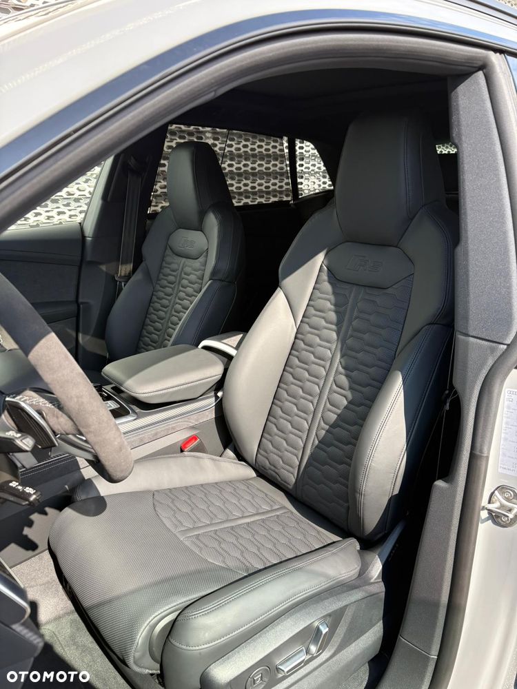 Audi RS Q8 - 8