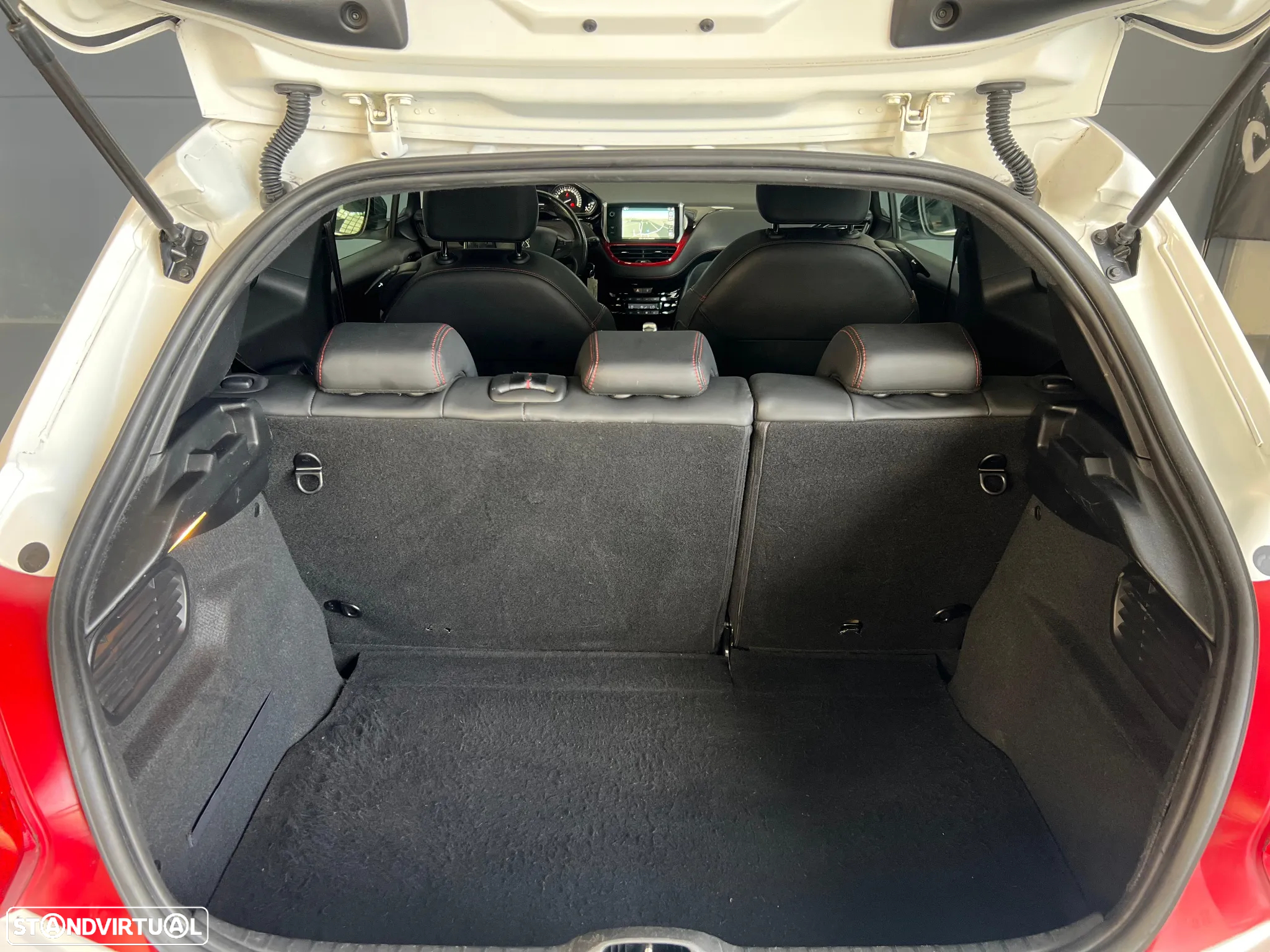 Peugeot 208 GTI 200 THP - 36