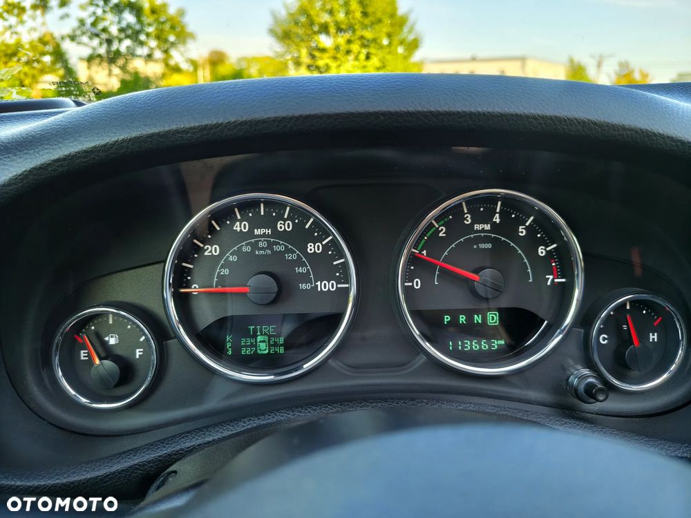 Jeep Wrangler - 32