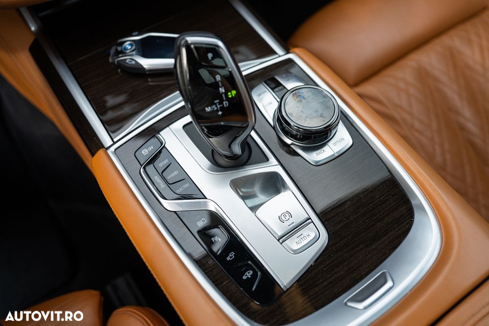 BMW Seria 7 - 29