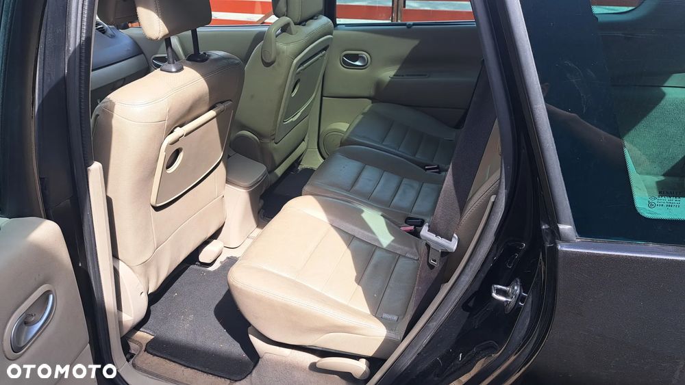 Renault Grand Scenic - 12