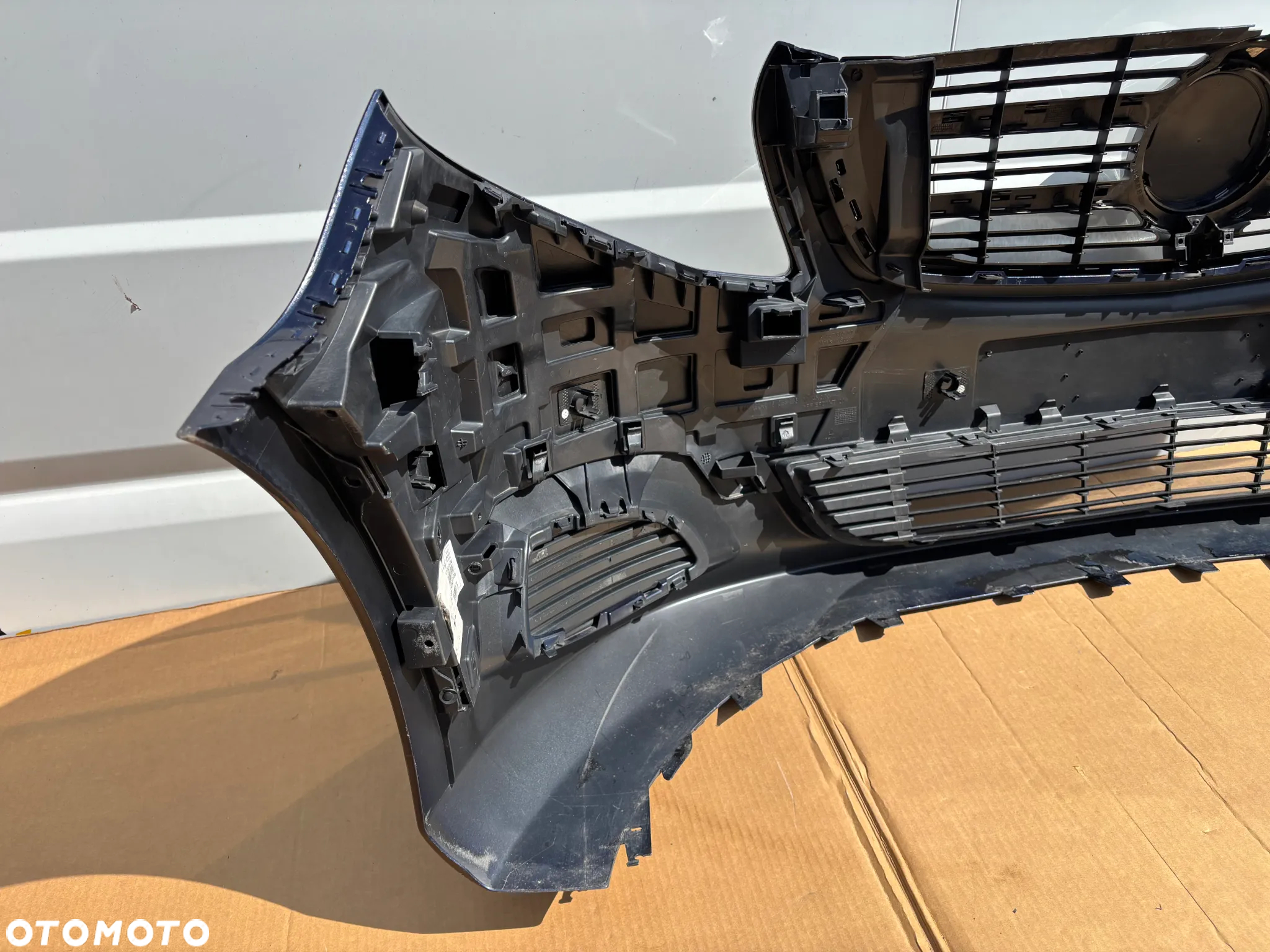 Mercedes Vito V Klasa Zderzak Przedni Grill Kratka Zderzaka Znaczek PDC Kamera Niebieski W447 447 A4478850025  A4478800283 A4478801901 A4478802001 - 10