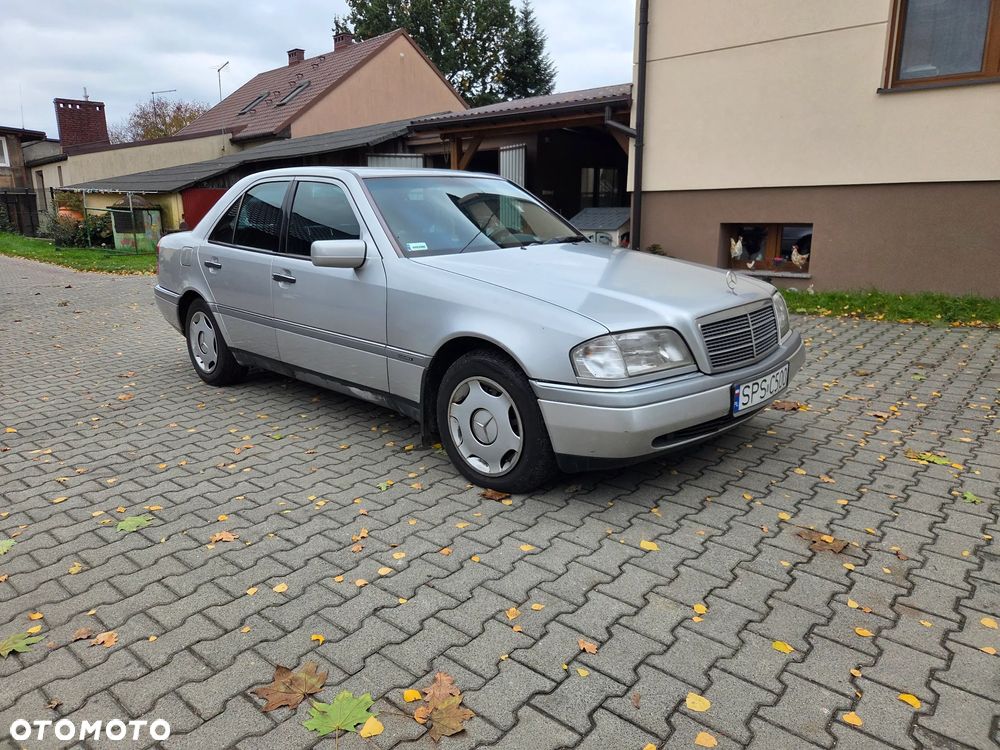 Mercedes-Benz Klasa C 180 Elegance - 1