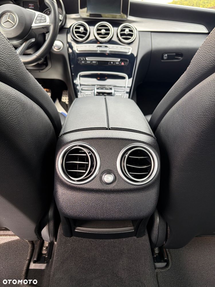 Mercedes-Benz Klasa C 200 4-Matic 9G-TRONIC - 13