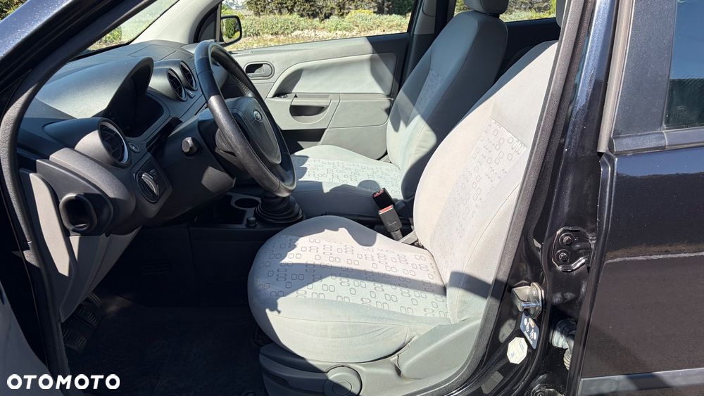 Ford Fiesta 1.4 - 7