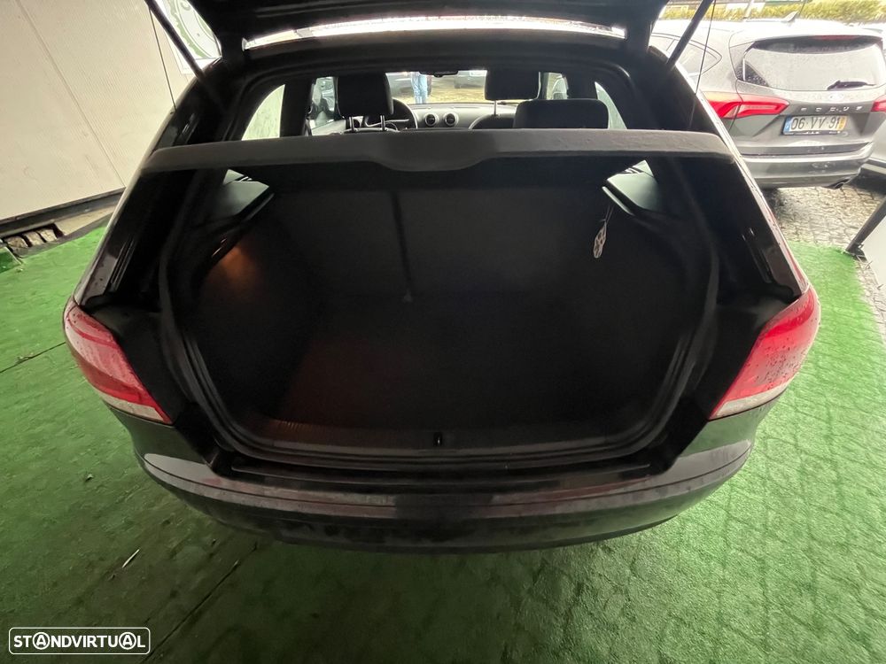 Audi A3 2.0 TDI Attraction - 12