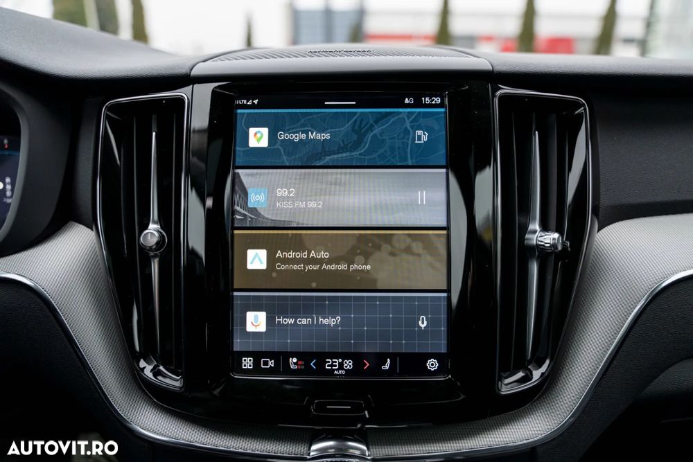 Volvo XC 60 B4 D Plus Dark - 28