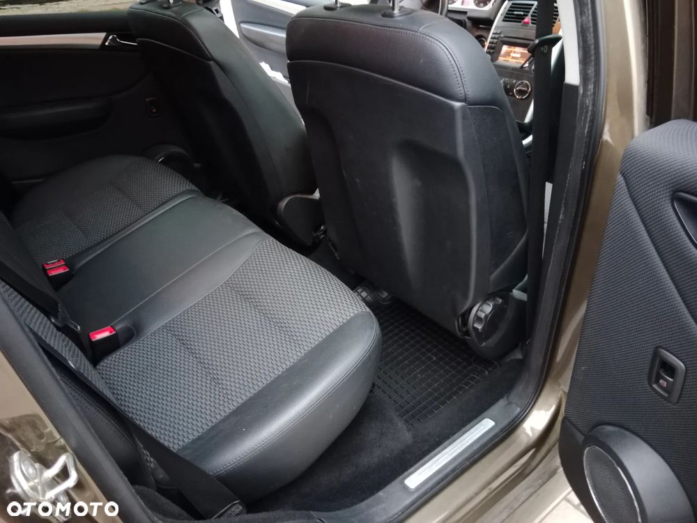 Mercedes-Benz Klasa B 180 CDI EU5 - 11