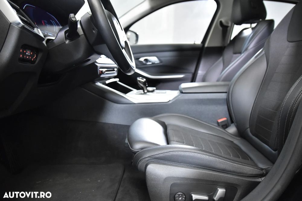 BMW Seria 3 330i xDrive AT - 27