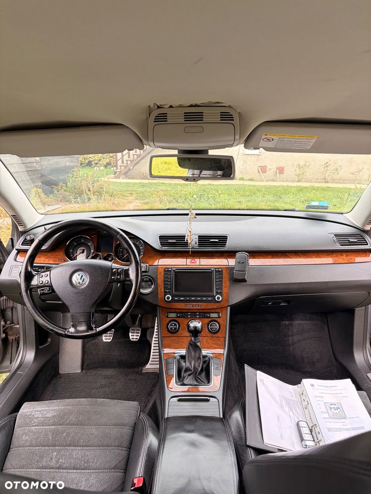 Volkswagen Passat - 28