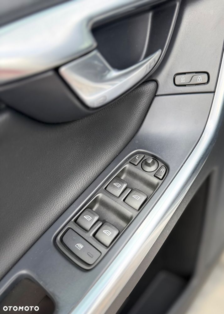 Volvo XC 60 T5 AWD Momentum - 10