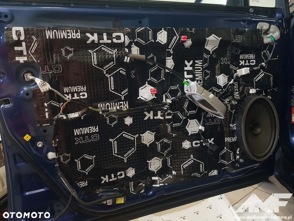 Toyota Avensis 1.8 Premium - 18