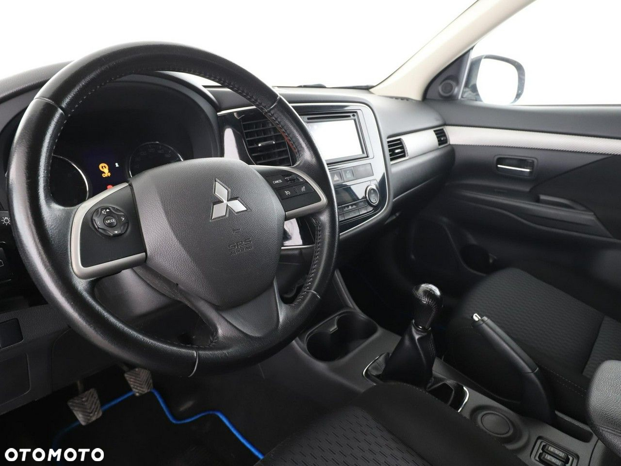 Mitsubishi Outlander - 14