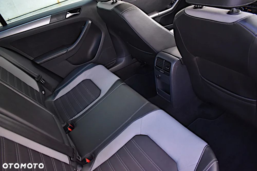 Volkswagen Jetta - 35