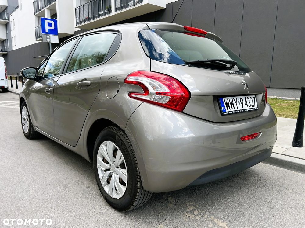Peugeot 208 - 3