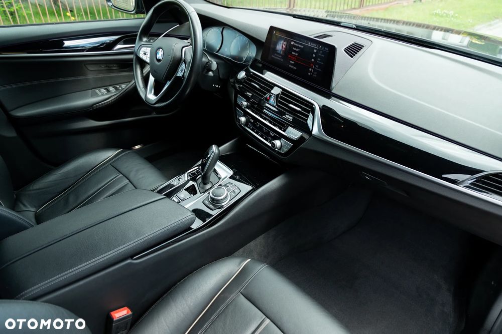 BMW Seria 5 530e - 9