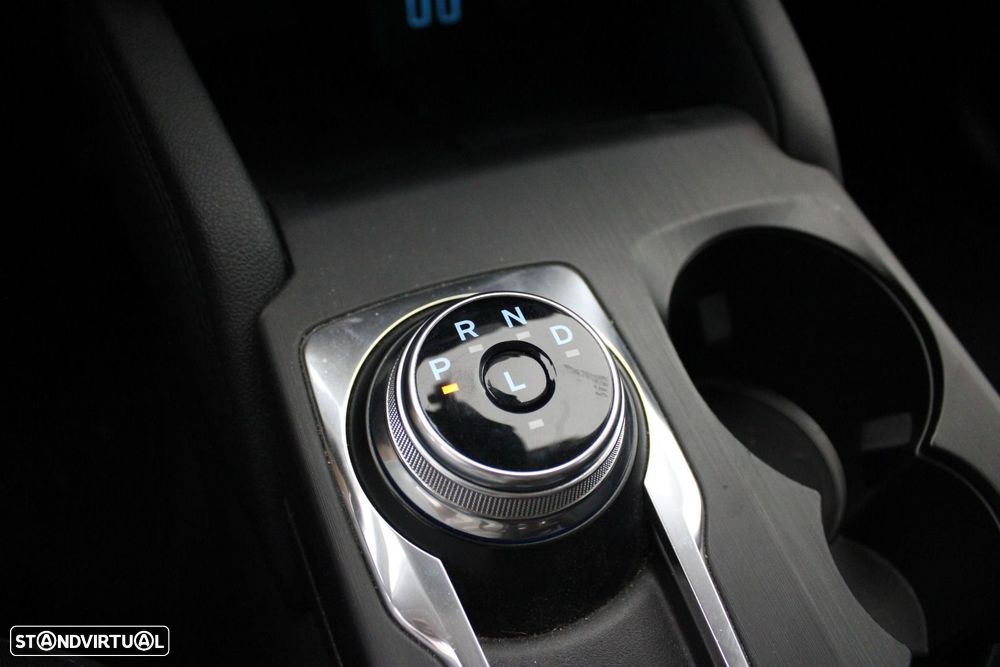 Ford Kuga 2.5 PHEV Titanium — fotografia 21