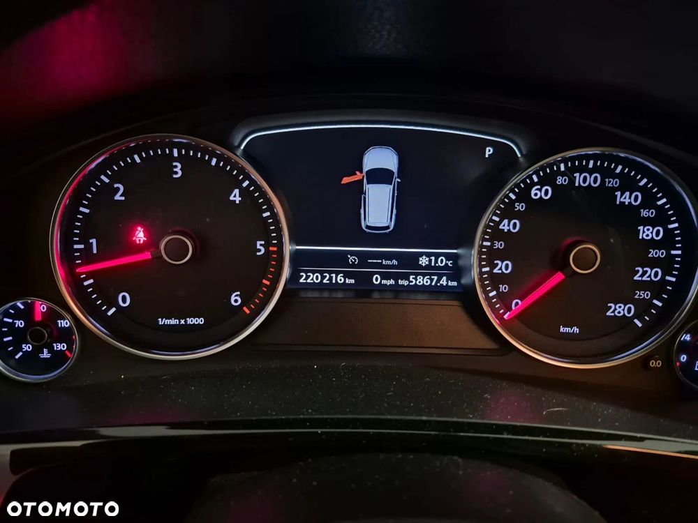 Volkswagen Touareg 3.0 V6 TDI BMT R-Style - 3