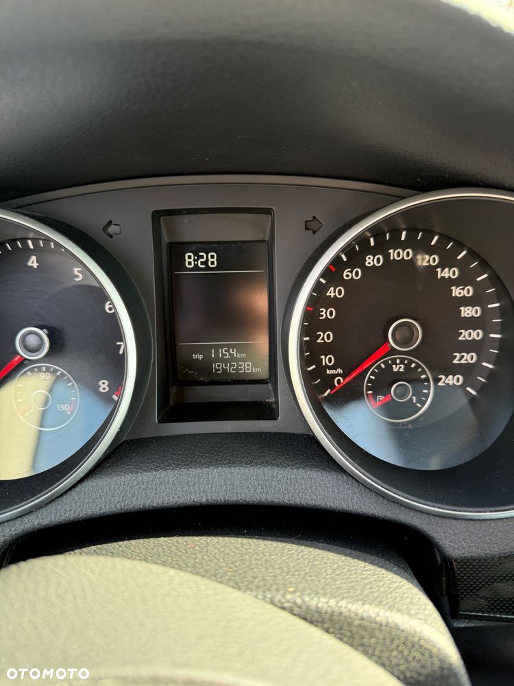 Volkswagen Golf 1.6 Comfortline - 25