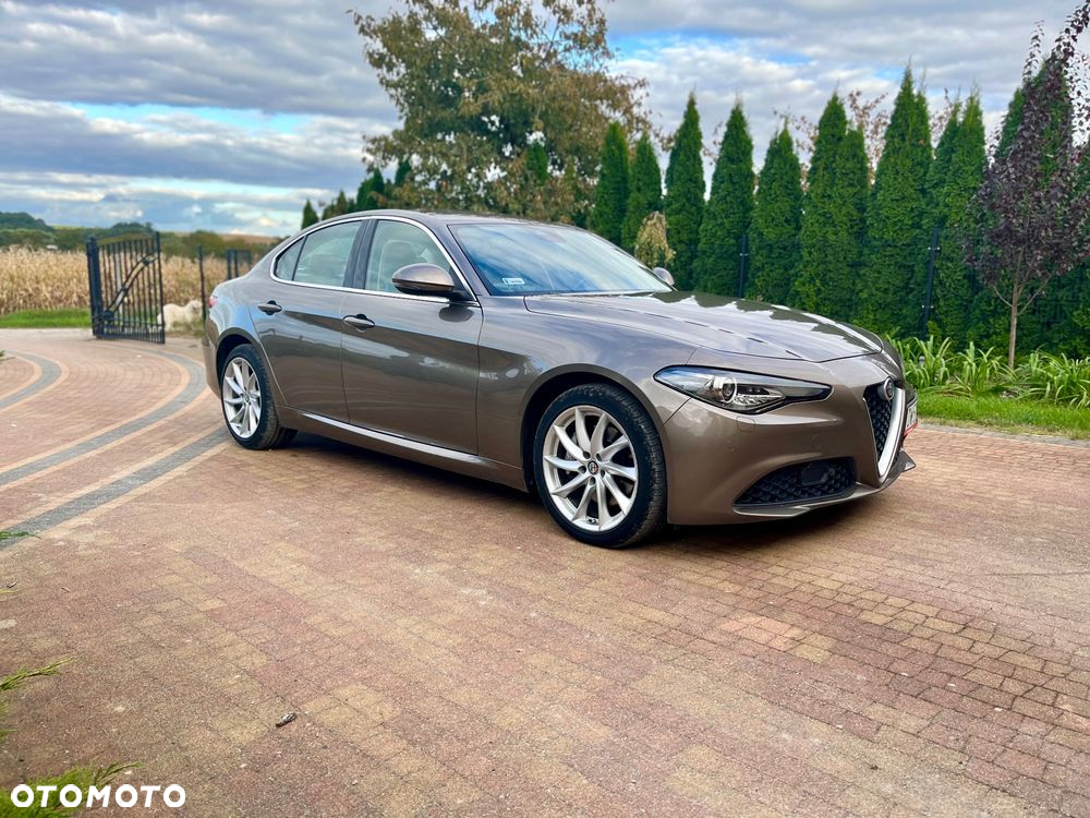 Alfa Romeo Giulia - 5
