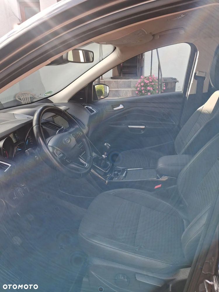 Ford Kuga - 11