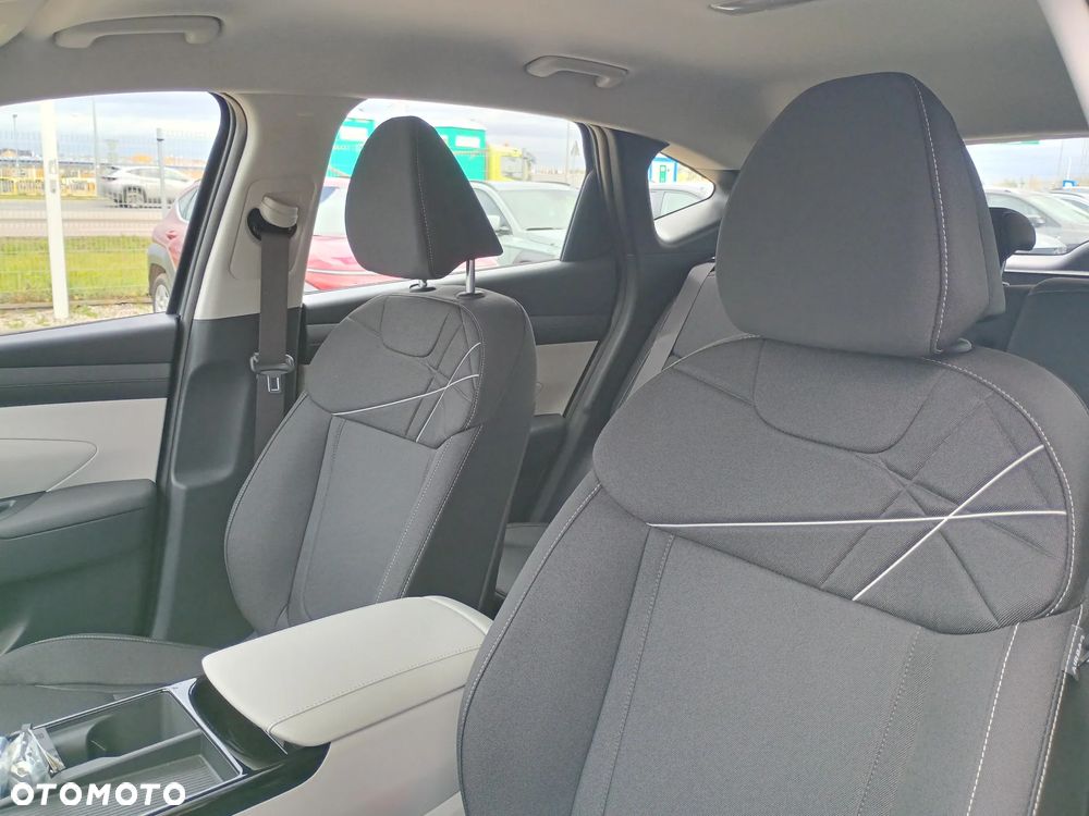 Hyundai Tucson 1.6 T-GDi HEV Modern 2WD - 11